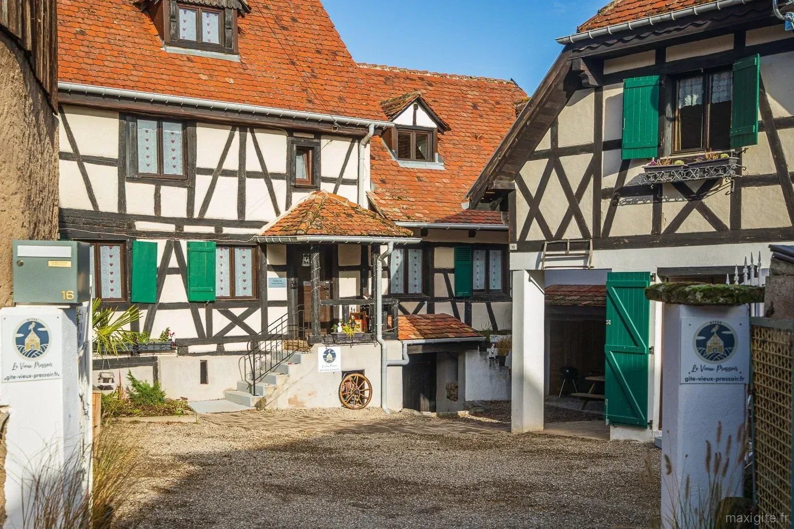 Gîte de groupe Le Vieux Pressoir à Dieffenthal — Ecterieur Le Vieux Pressoir à Dieffenthal, capacité 15 personnes