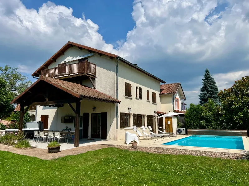 Grand Gîte Beaujolais Bleu - 18 pers. Piscine & Jacuzzi - proche de Lyon – Saint Jean la Bussière