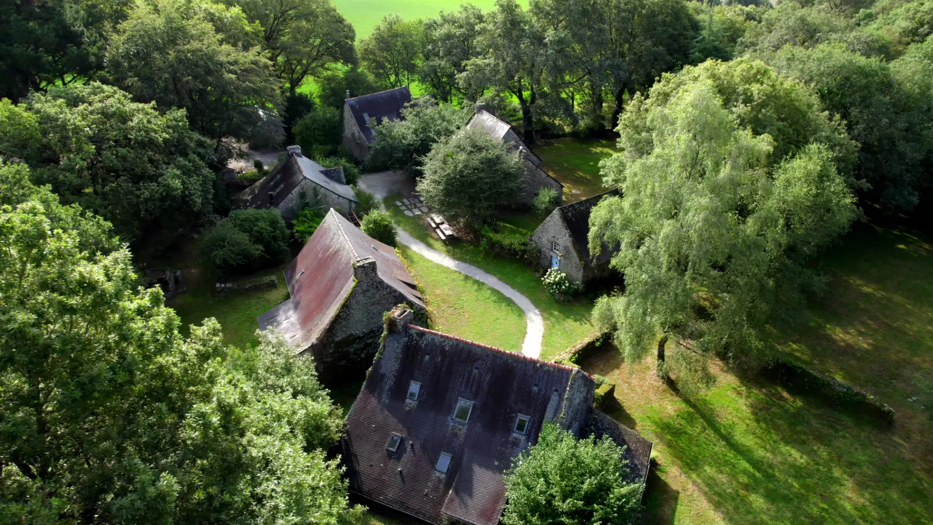Gîte de groupe Le Val Richard à Lizio — Le Val Richard – Lizio, capacité 16 personnes