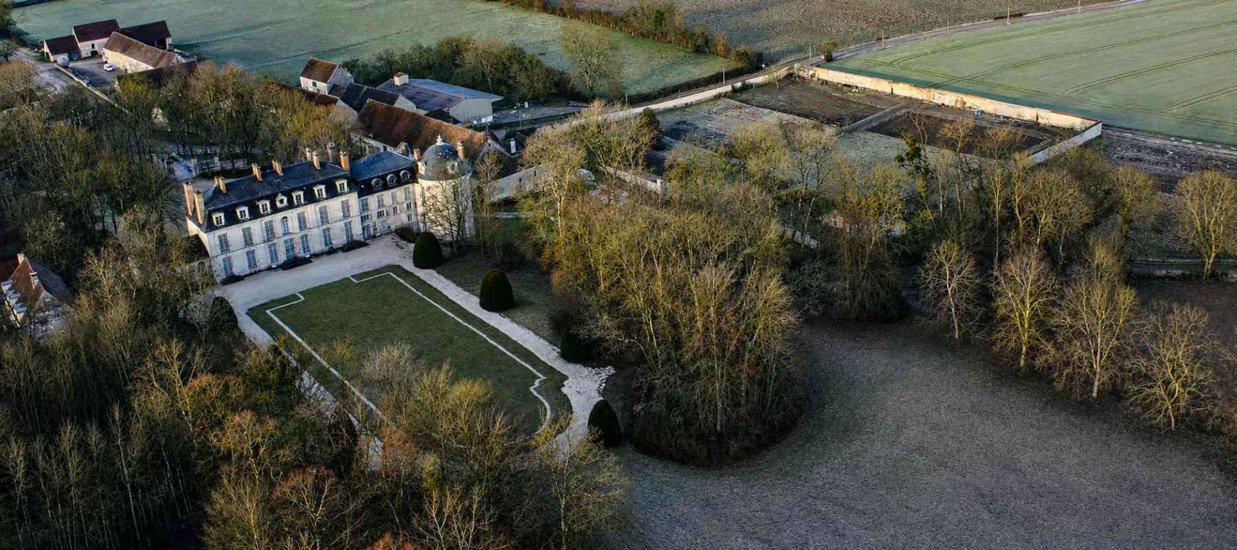 Gîte de groupe Château des Barres à Sainpuits — Photo 1 de Château des Barres à Sainpuits, capacité 17 personnes