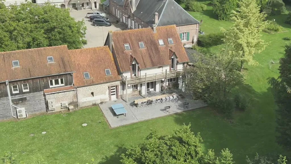 Gîte de groupe La Captive des Sables - Domaine des Célestins à Bernay-en-Ponthieu — Photo 1 de La Captive des Sables - Domaine des Célestins à Bernay-en-Ponthieu, capacité 15 personnes