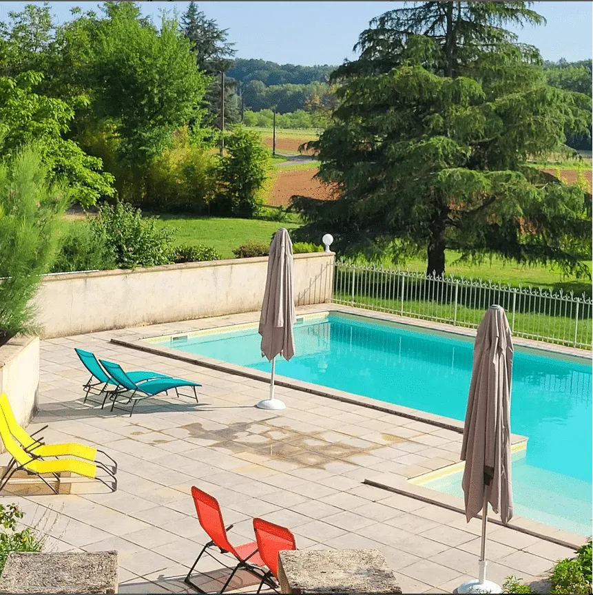 Gîte de groupe L'Authentique - Le Clos des Figuiers à Duravel — Photo 1 de L'Authentique - Le Clos des Figuiers à Duravel, capacité 10 personnes