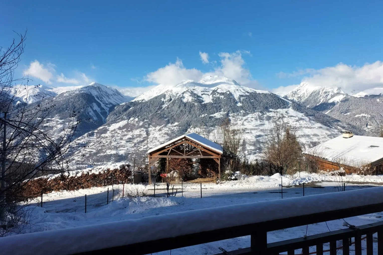 Gîte de groupe Chalet La Charmette à Mâcot-la-Plagne — Photo 1 de Chalet La Charmette à Mâcot-la-Plagne, capacité 25 personnes