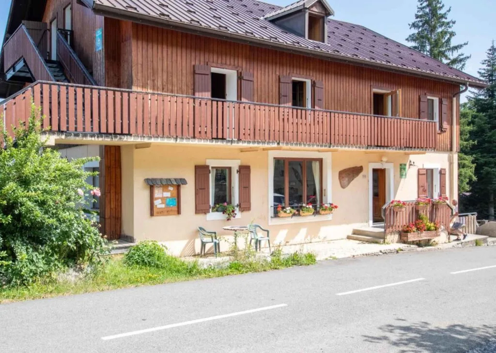 Gîte de groupe L'Odyssée Montagnarde à Thollon-les-Mémises — Photo 1 de L'Odyssée Montagnarde à Thollon-les-Mémises, capacité 36 personnes