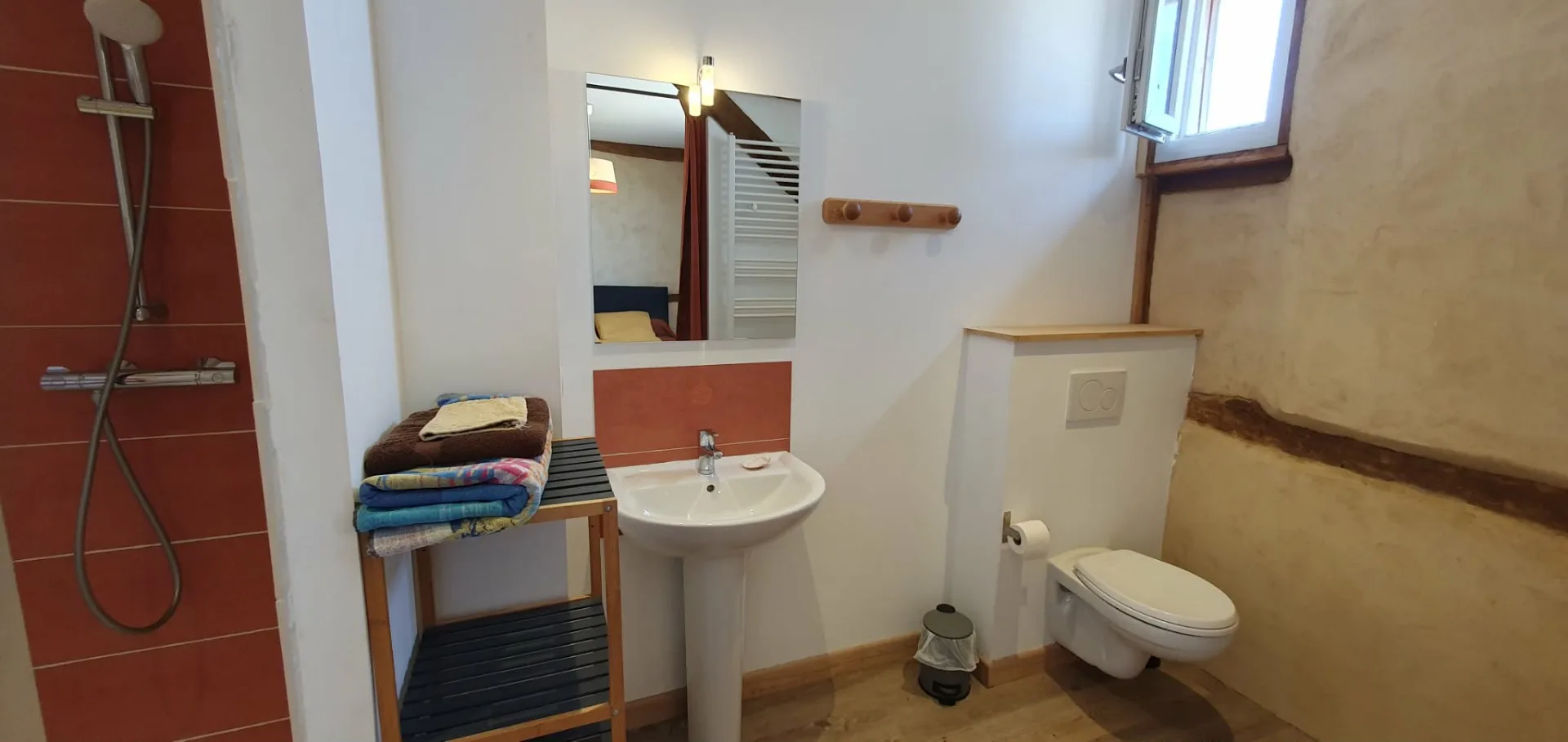 Douche + WC privés
