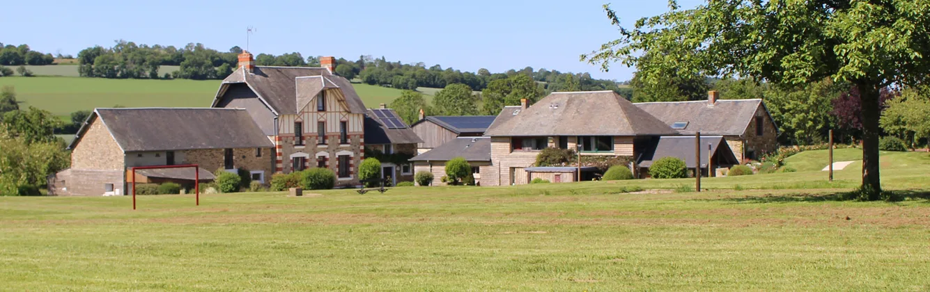 Gîte de groupe Gîte Runes - Ferme du Loterot à Cahagnes — Photo 1 de Gîte Runes - Ferme du Loterot à Cahagnes, capacité 18 personnes