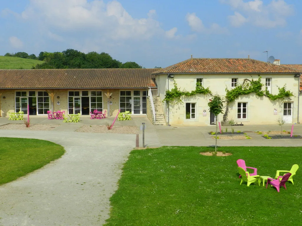 Gîte de groupe Centre d'Hébergement Le Châtelier à Thouars — Photo 1 de Centre d'Hébergement Le Châtelier à Thouars, capacité 100 personnes