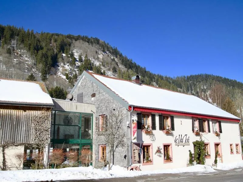 Gîte de groupe Gîte le Val Joli à Le Valtin — Photo 1 de Gîte le Val Joli à Le Valtin, capacité 15 personnes