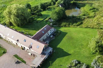 Gîte de groupe La Ferme de Montigny à Neauphe-sur-Dive — Photo 1 de La Ferme de Montigny à Neauphe-sur-Dive, capacité 34 personnes