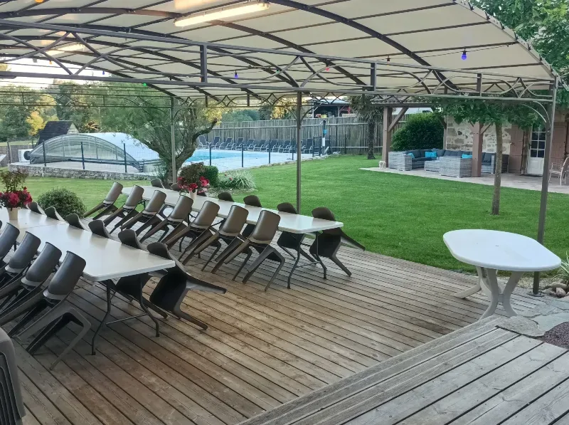 N°1Domaine de La Rebière – Pergolas vue sur jardin et piscine