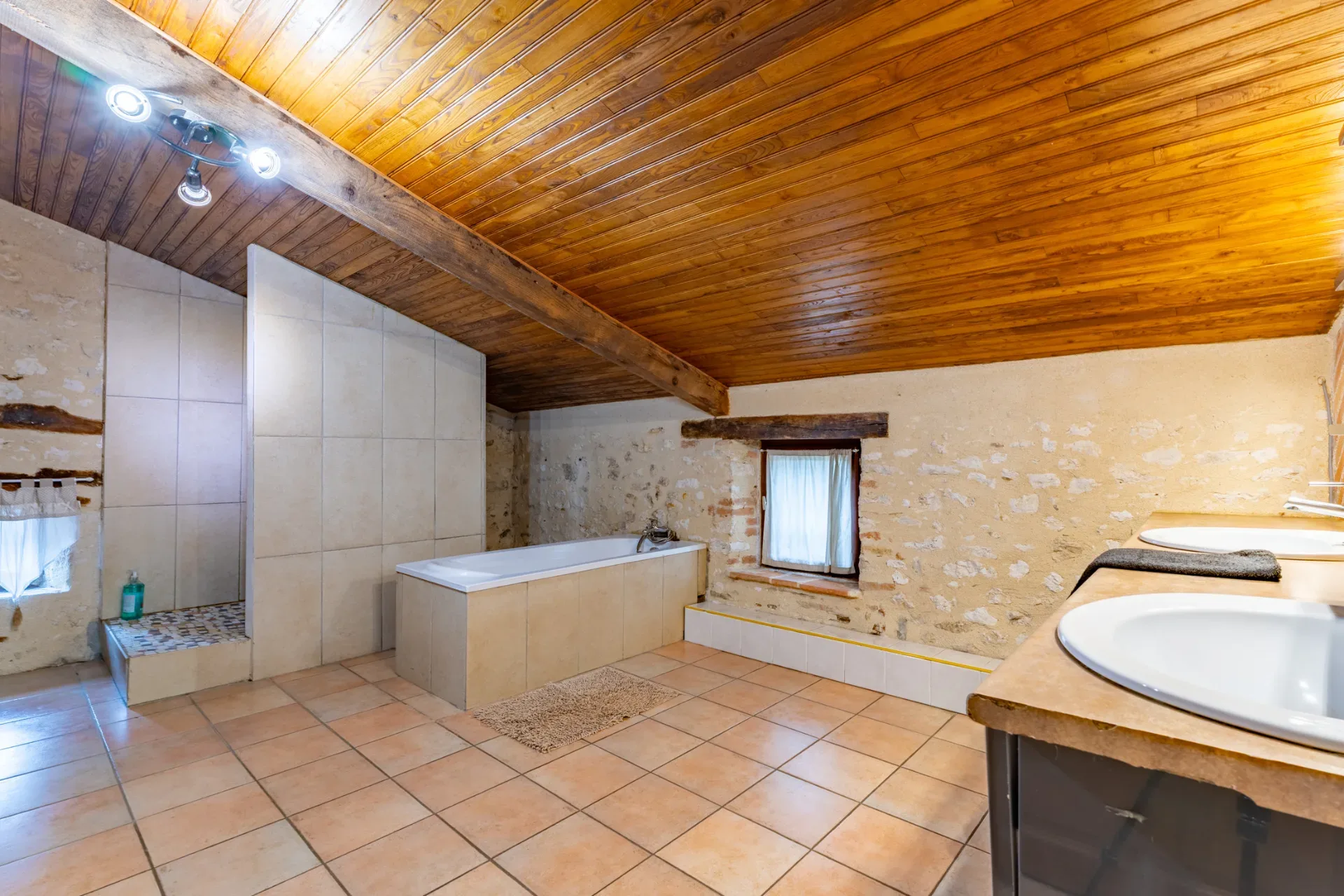 Salle de bain 1er étage du Filou
