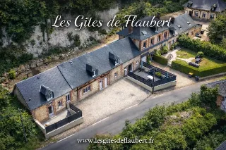 Photo de Les Gîtes de Flaubert — Domaine de gîtes de groupe en Normandie