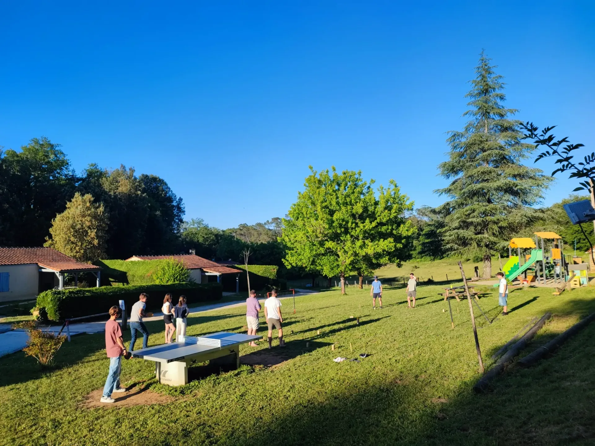 Au Creux des Arbres – Carsac-Aillac - espace de jeux