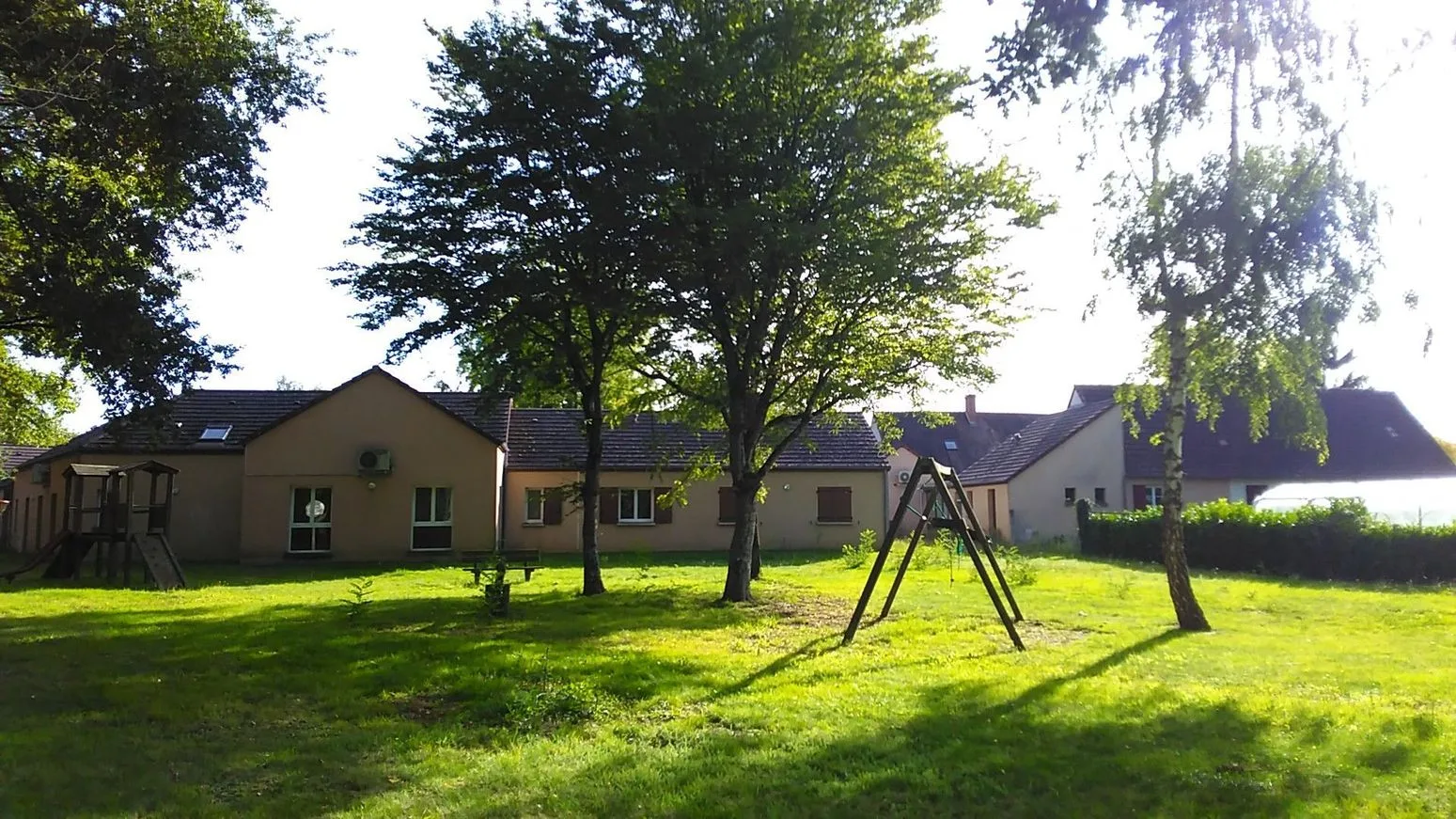 Gîte de groupe Les Grenouillères à Montipouret — Photo 1 de Les Grenouillères à Montipouret, capacité 60 personnes
