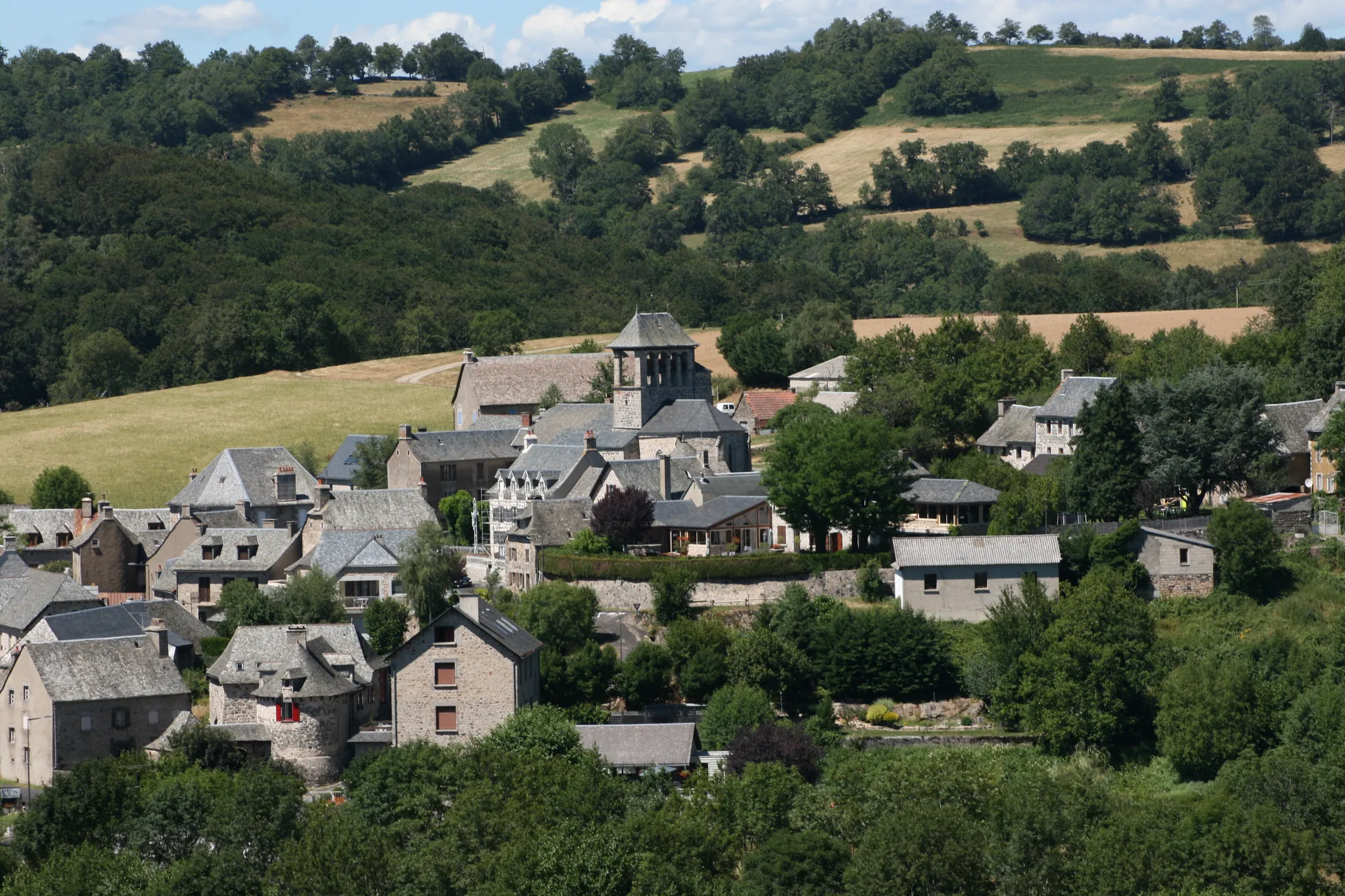 Gîte de groupe Le Grand Gite de l'Aubrac à Soulages-Bonneval — Photo 1 de Le Grand Gite de l'Aubrac à Soulages-Bonneval, capacité 15 personnes