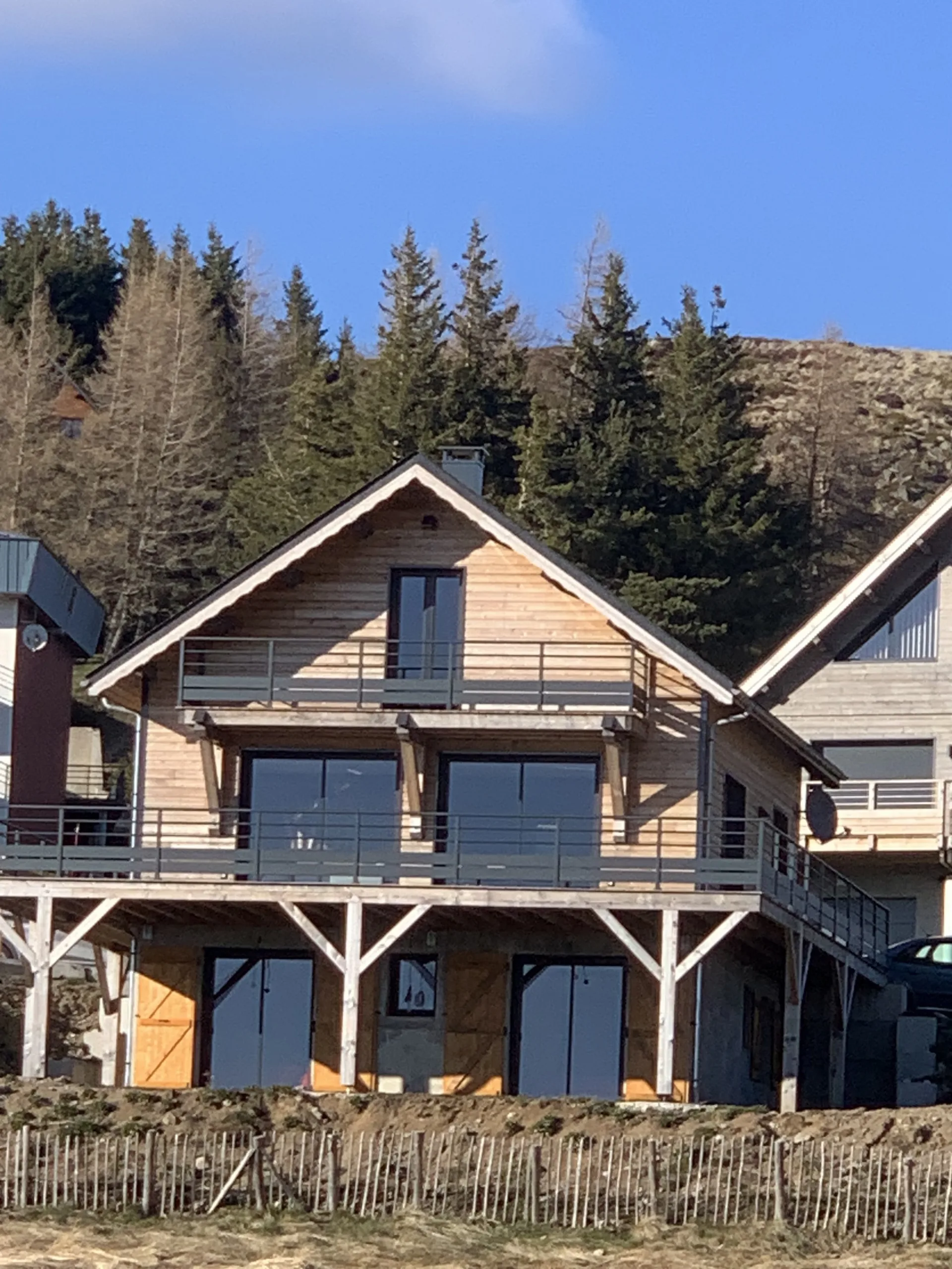 Gîte de groupe Chalet Le Skieur à Super-Besse — Photo 2 de Chalet Le Skieur à Super-Besse, capacité 12 personnes