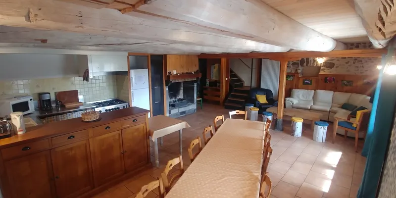 Photo 2 de Gîte de la Poucinière à Saint-Sauves d'Auvergne