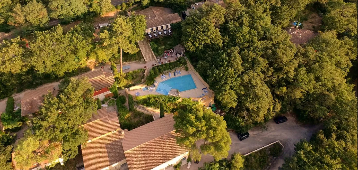 Gîte de groupe La Pousterle de Sabran à Sabran — Photo 1 de La Pousterle de Sabran à Sabran, capacité 100 personnes