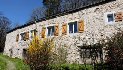 Gîte de groupe Moulin du Barthas à Montredon-Labessonnié — Photo 1 de Moulin du Barthas à Montredon-Labessonnié, capacité 15 personnes