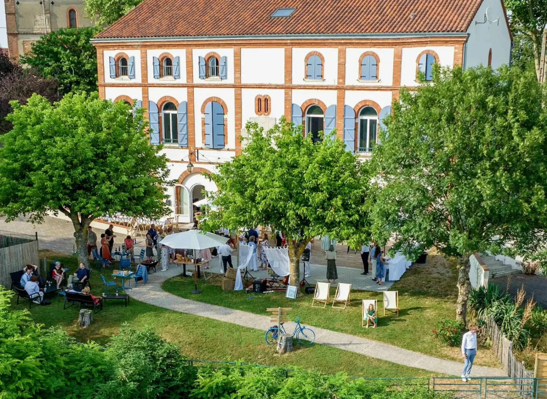 Gîte de groupe Le Trapéen à Latrape - 31310 (France) — Le Trapéen – Latrape - 31310 (France), capacité 43 personnes