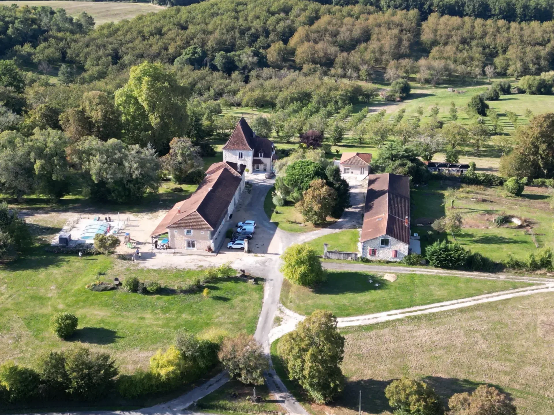 Gîte de groupe Domaine de La Porte à agonac — la Domaine, capacité 27 personnes