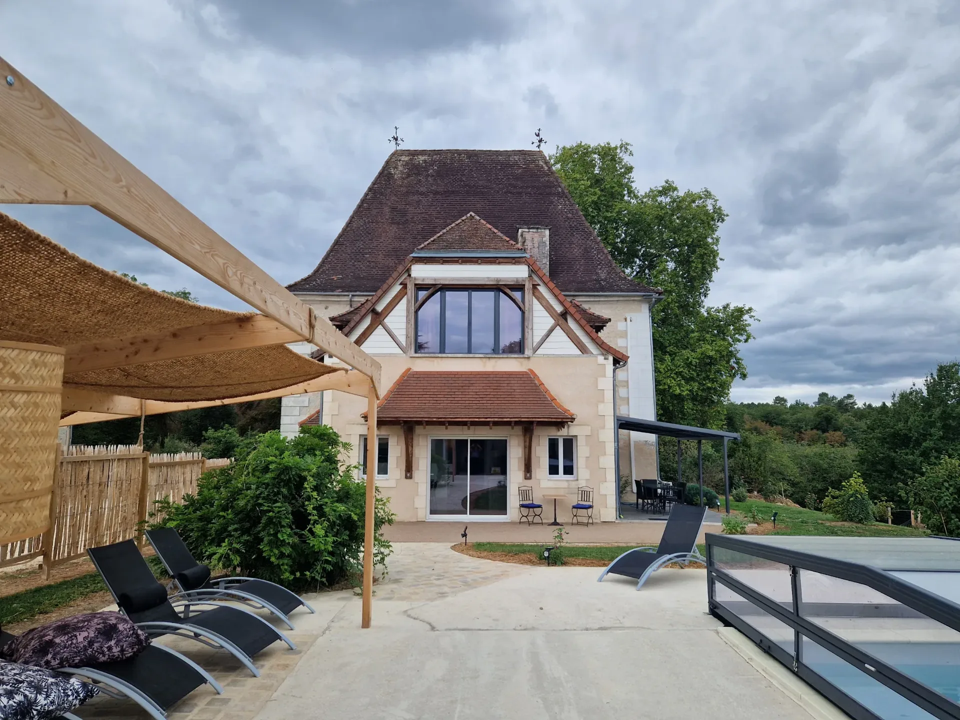 La Demeure des Etangs côté piscine