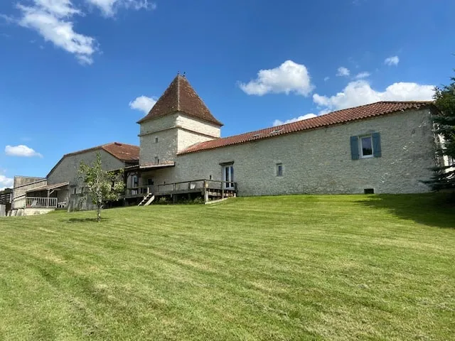 Photo 1 de Domaine de Villot à Sainte-Colombe-de-Villeneuve