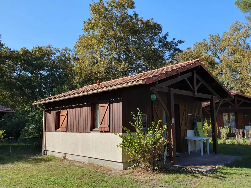 Photo 1 de Les Chalets du Gélat à Noaillan