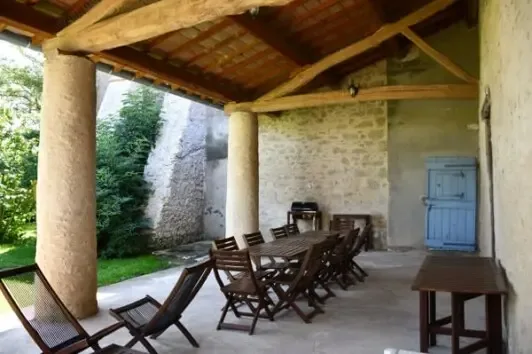 Gîte de groupe Cantou Paouruc - La maison dans les champs à Cuq-Toulza — Photo 1 de Cantou Paouruc - La maison dans les champs à Cuq-Toulza, capacité 10 personnes