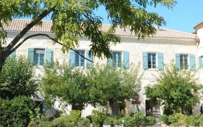 Gîte de groupe Ancienne Abbaye de Franquevaux à Beauvoisin — Photo 1 de Ancienne Abbaye de Franquevaux à Beauvoisin, capacité 50 personnes