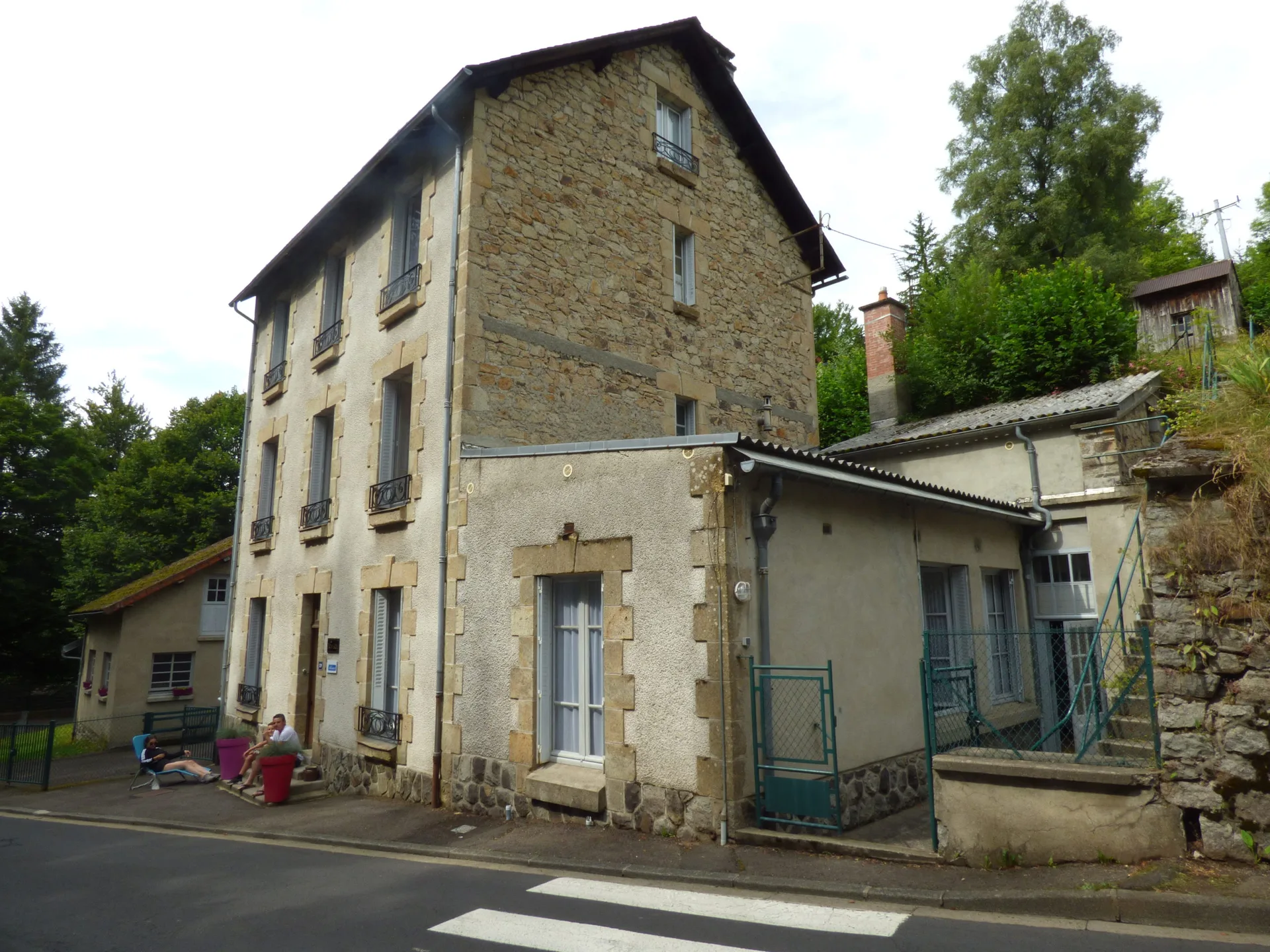 Gîte de groupe Villa le Bois Joli à La Bourboule — Photo 1 de Villa le Bois Joli à La Bourboule, capacité 15 personnes