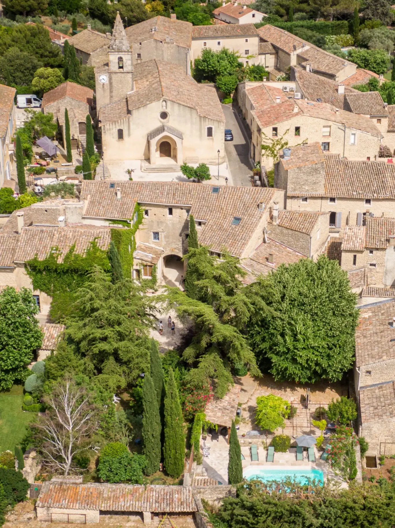 Gites Provence et Nature - La propriété vue du ciel