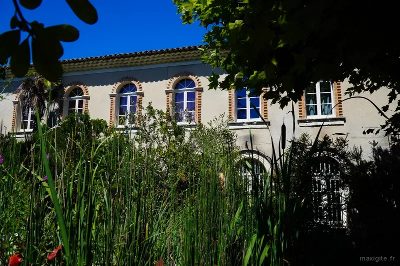 La Magnanarié, ancien moulinage de soie reconverti en gîte de groupe, Villedieu (84)