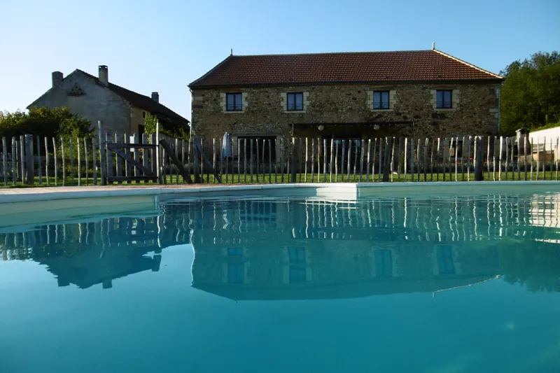 Gîte de la Braude, Sagelat, Périgord Noir — espace extérieur et piscine chauffée