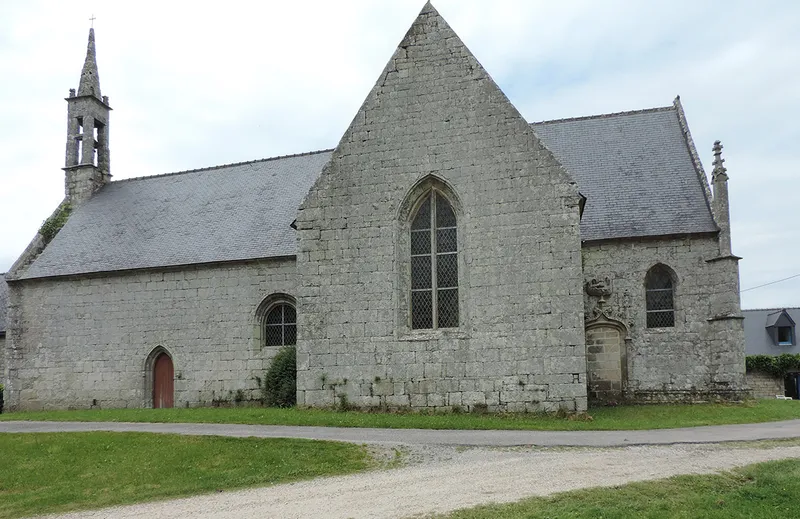 Façade et parc du Vallon de Saint Eloi, gîte de groupe Morbihan 56