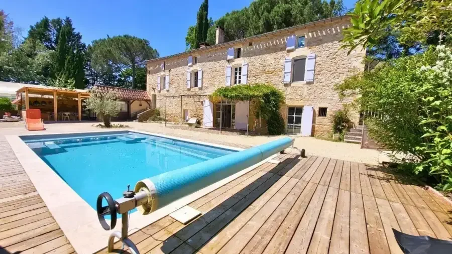 gîtes de La Buissière avec salon et décoration contemporaine