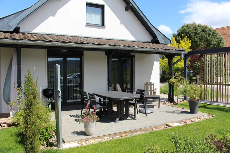 Terrasse panoramique du Clos du Haslach à Niederhaslach avec vue sur le village alsacien