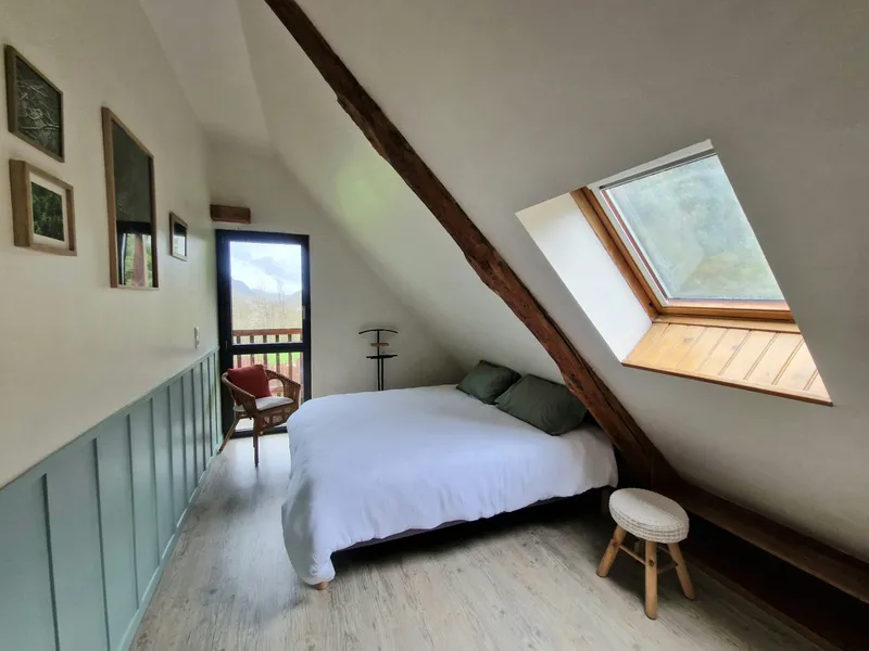 Chambre côté gave avec vue sur le torrent de montagne