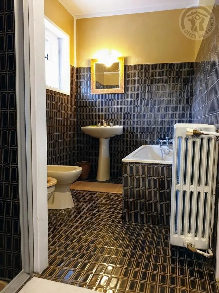 Salle de bain équipée de la maison
