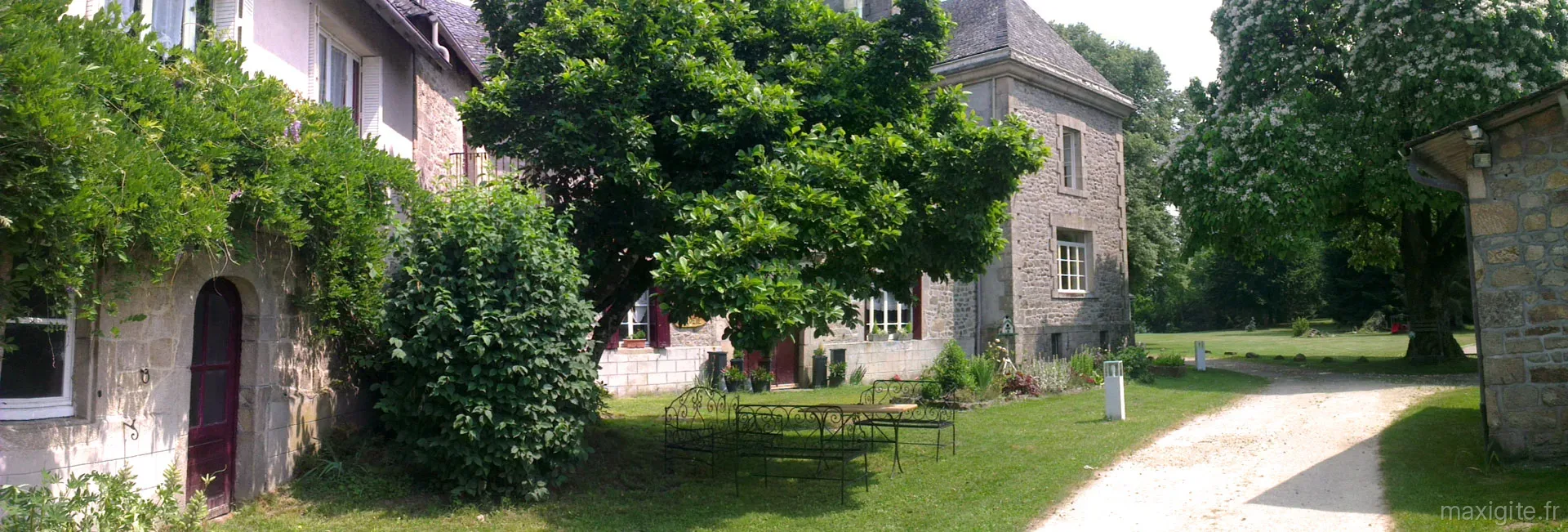 Gîte de groupe Gîte de la Chênaie - Domaine de Meilhac à Hautefage — Gîte de la Chênaie - Domaine de Meilhac – Hautefage, capacité 39 personnes