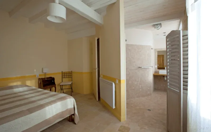 Chambre accessible avec douche à l'italienne attenante