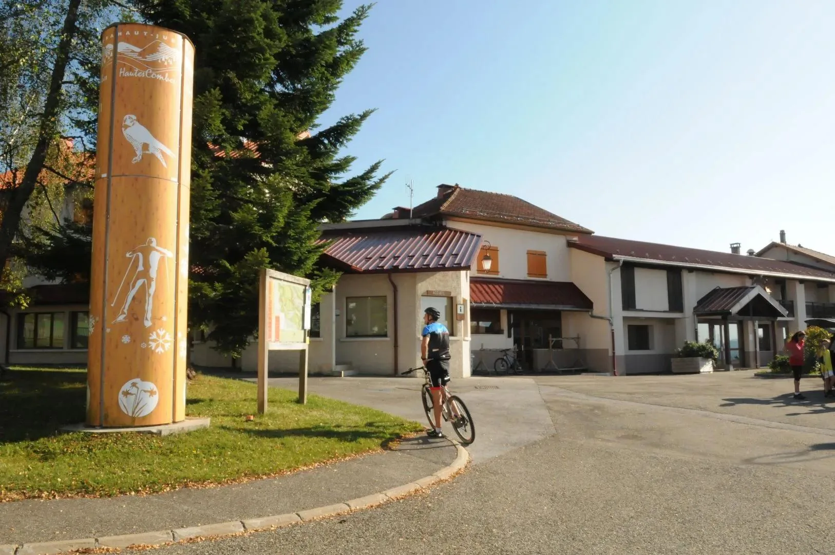 Gîte de groupe Le Relais Nordique à Giron — Le Relais Nordique – Giron, capacité 110 personnes