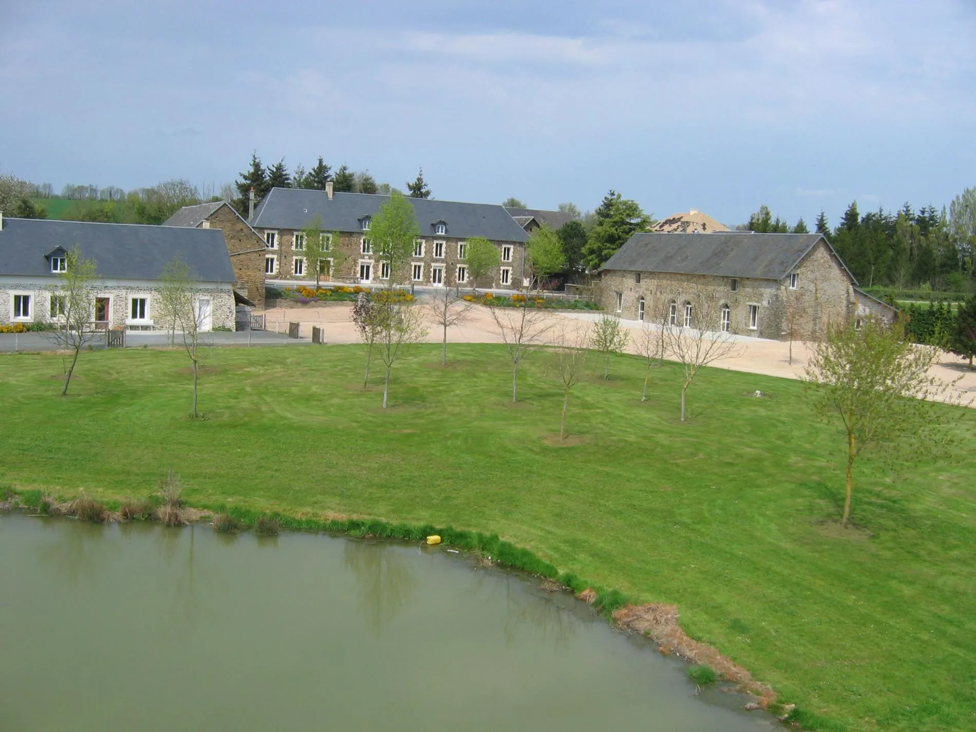 Gîte de groupe La Ferme du Lieu d'Hommey à Sept Vents — La Ferme du Lieu d'Hommey – Sept Vents, capacité 100 personnes