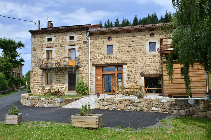 Photo 1 de Les Gîtes d'Hélio-Ferme à Brousse
