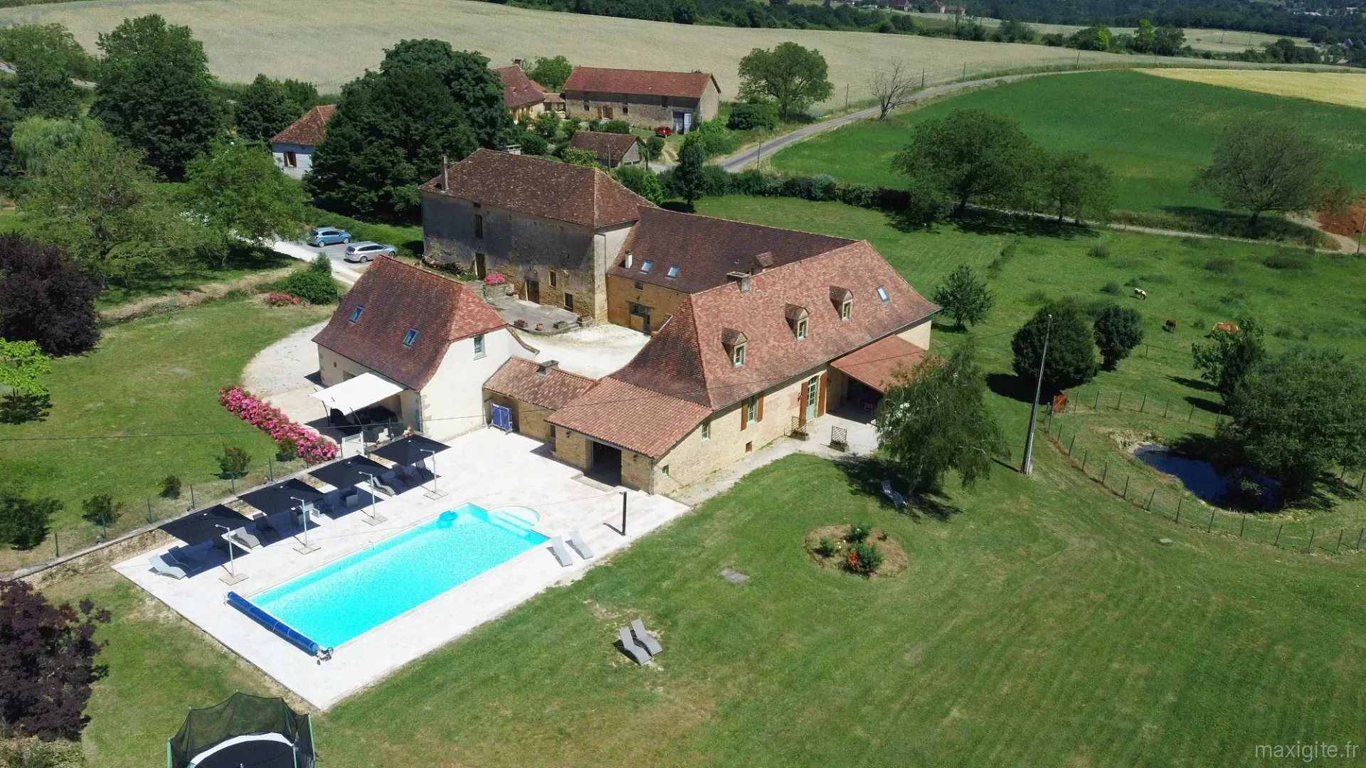 Gîte de groupe Domaine de la Gacherie à Saint Médard d'Excideuil — Domaine de la Gacherie – Saint Médard d'Excideuil, capacité 20 personnes