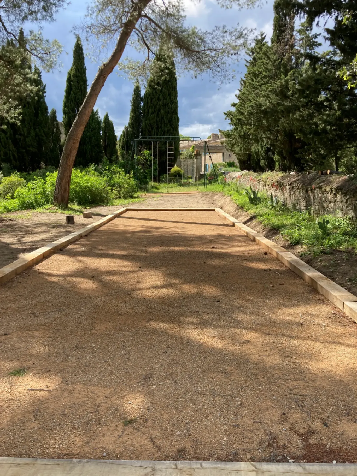 Boulodrome et portique
