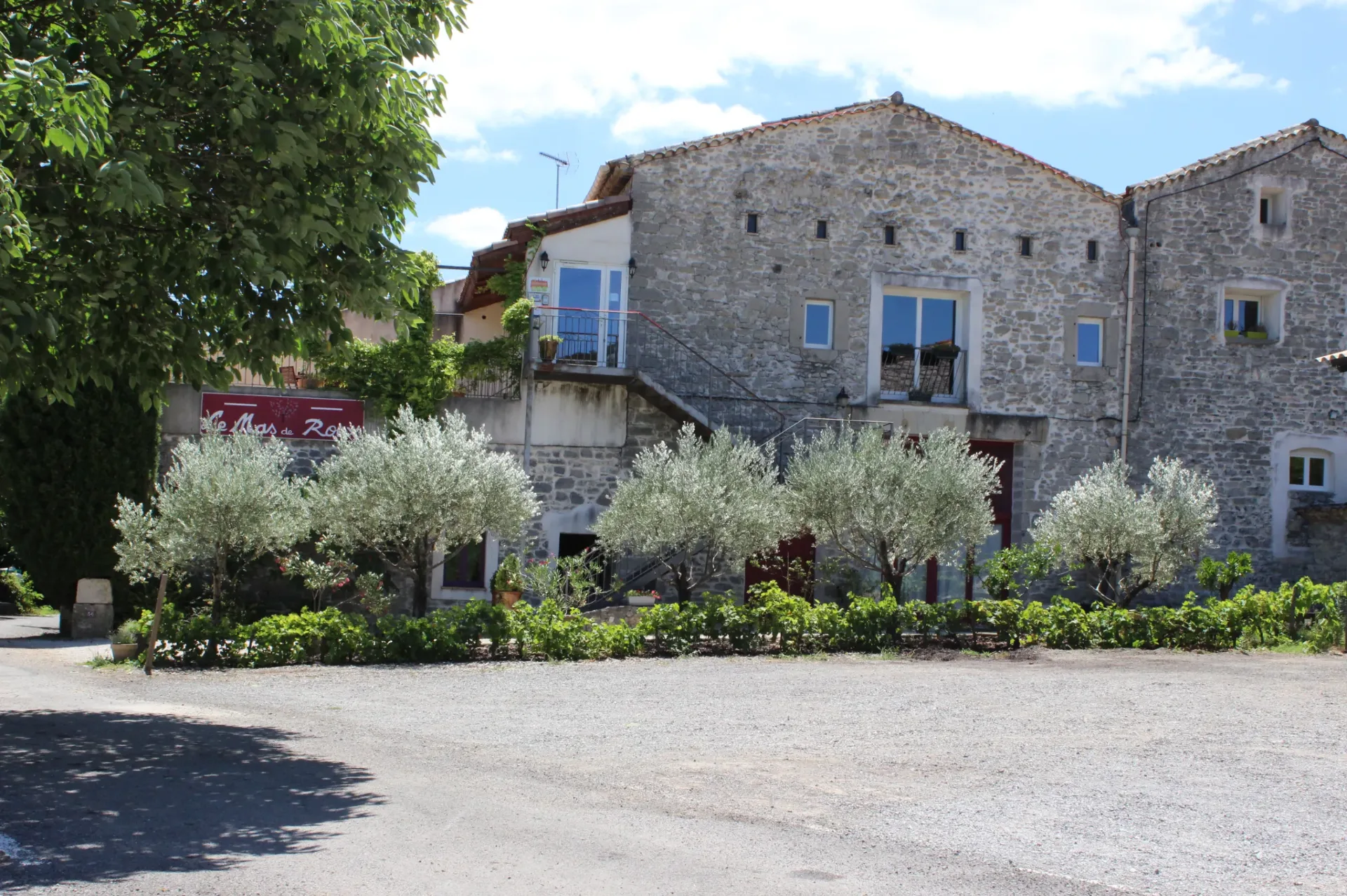 Gîte de groupe Le Mas de Roux - Bragassargues (Gard) - Gite de Groupe - Restaurant de groupe - Epicerie Locale à Bragassargues — Le Mas de Roux - Bragassargues (Gard) - Gite de Groupe - Restaurant de groupe - Epicerie Locale – Bragassargues, capacité 34 personnes