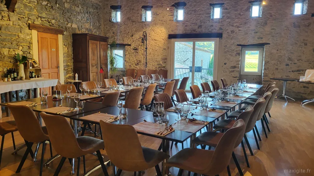 le Mas de roux salle de restaurant de groupe privative gard