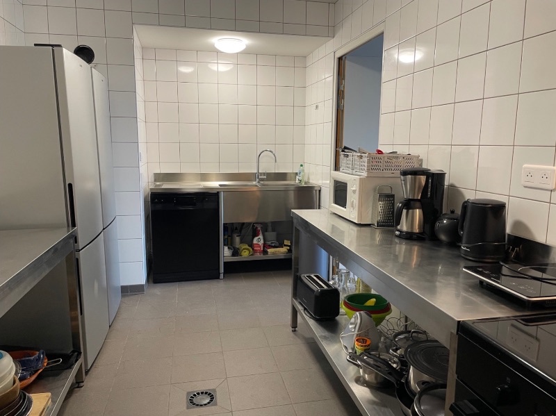 Cuisine totalement équipée pour cuisiner en groupe