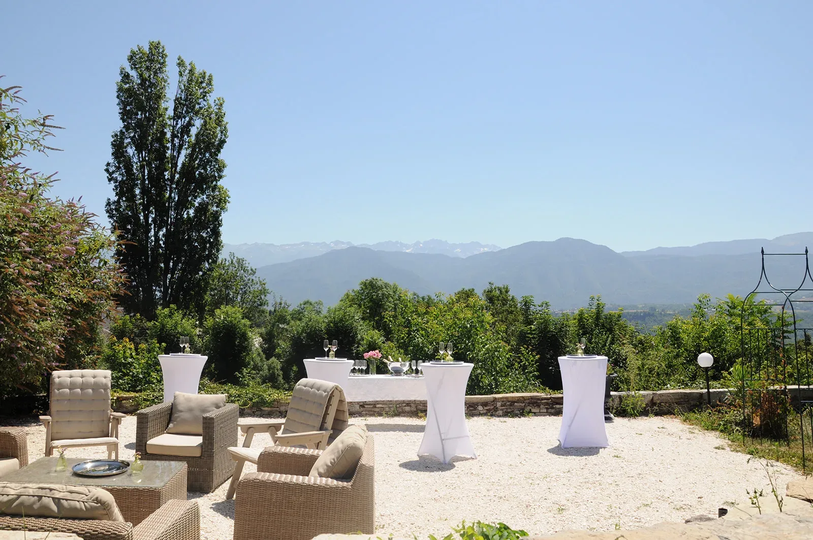 Domaine du Gîte des 5 Éléments – Terrasse de l'auditorium